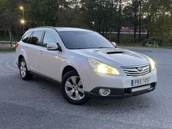 Vit Begagnad 2010 Subaru Outback SUV | 89 900 kr (Marknadspris)