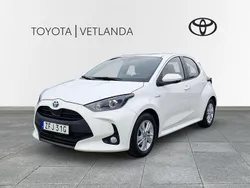 Vit Begagnad 2021 Toyota Yaris Hybrid Active Halvkombi | 205 000 kr (Marknadspris)