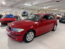 Röd (karmesin röd) Begagnad 2011 BMW 116 Halvkombi | 49 800 kr (Bra pris)