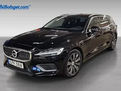 Svart Begagnad 2021 Volvo V60 Inscription Kombi | 259 000 kr (Marknadspris)