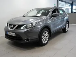 Grå Begagnad 2017 Nissan Qashqai SUV | 144 900 kr (Marknadspris)