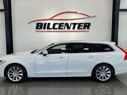 Vit Begagnad 2020 Volvo V90 Momentum Kombi | 249 800 kr (Marknadspris)