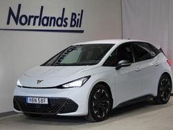 Vit (glacial white metallic) Ny 2025 Cupra Born e-Boost Halvkombi | 399 900 kr (Dyr)