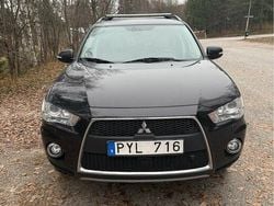 Svart Begagnad 2012 Mitsubishi Outlander SUV | 69 000 kr (Marknadspris)