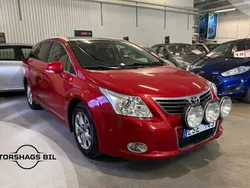 Mörkröd Begagnad 2010 Toyota Avensis Business Edition Kombi | 59 900 kr (Bra pris)