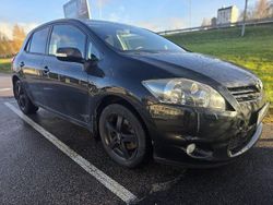 Svart Begagnad 2010 Toyota Auris Sport Halvkombi | 25 000 kr (Bra pris)