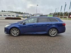 Blå Begagnad 2015 Toyota Avensis Active Kombi | 89 000 kr (Marknadspris)