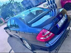 Svart Begagnad 2003 Mercedes E240 Sedan | 39 999 kr (Marknadspris)