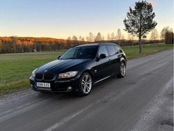 Svart Begagnad 2010 BMW 320 Kombi | 72 000 kr (Marknadspris)