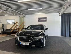 Svart Begagnad 2017 Jaguar XF S Sedan | 279 900 kr