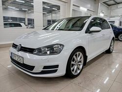 Vit Begagnad 2016 VW Golf VII Halvkombi | 96 900 kr (Marknadspris)