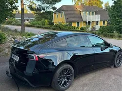 Svart Begagnad 2024 Tesla Model 3 Long Range AWD Sedan | 480 000 kr