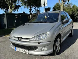 Grå Begagnad 2005 Peugeot 206 Halvkombi | 14 000 kr (Marknadspris)