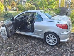 Grå Begagnad 2003 Peugeot 206 CC Cab | 29 000 kr (Superpris)