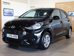 Svart Begagnad 2022 Hyundai i10 Essential Halvkombi | 149 900 kr (Marknadspris)