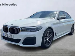 Vit Begagnad 2021 BMW 520 M Sport Sedan | 389 900 kr (Marknadspris)
