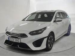 Vit Begagnad 2022 Kia Ceed Advance | 225 000 kr