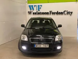 Svart Begagnad 2003 Toyota Avensis Sedan | 29 900 kr