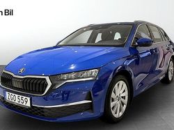 Blå (energy blue) Begagnad 2025 Skoda Octavia Selection Kombi | 299 900 kr (Marknadspris)