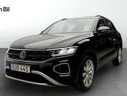 Svart Begagnad 2022 VW T-Roc Life SUV | 219 900 kr (Marknadspris)