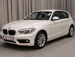 Vit Begagnad 2015 BMW 118 Advantage Halvkombi | 154 800 kr (Marknadspris)