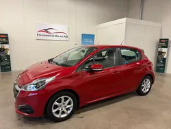Mörkröd (röd) Begagnad 2018 Peugeot 208 Halvkombi | 124 900 kr (Marknadspris)