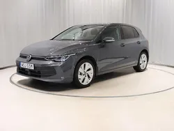 Mörkgrå (dolphin grey metallic) Begagnad 2025 VW Golf VIII Life Kombi | 298 900 kr (Bra pris)
