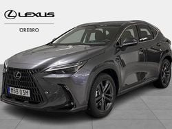 Grå Begagnad 2024 Lexus NX450h+ Executive Line SUV | 619 900 kr (Marknadspris)
