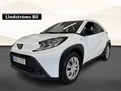 Vit Begagnad 2024 Toyota Aygo X-play Halvkombi | 204 900 kr (Marknadspris)