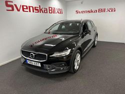 Svart Begagnad 2019 Volvo V60 CC Momentum Kombi | 269 000 kr (Lite dyr)