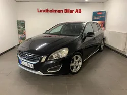 Svart Begagnad 2011 Volvo V60 Summum Kombi | 73 900 kr (Marknadspris)