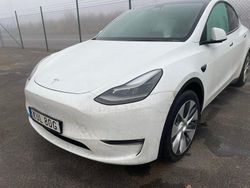 Vit Begagnad 2023 Tesla Model Y Long Range AWD SUV | 439 000 kr (Marknadspris)