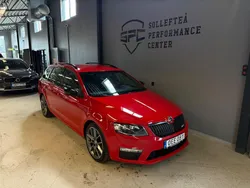 Röd Begagnad 2016 Skoda Octavia RS Kombi | 169 900 kr (Marknadspris)