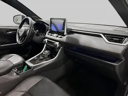 Grå Begagnad 2020 Toyota RAV4 Hybrid Premium SUV | 439 900 kr (Dyr)