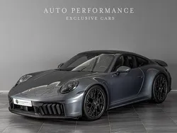 Grå Begagnad 2025 Porsche 911 Carrera 4 GTS Sportkupé | 2 199 900 kr