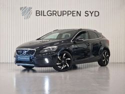 Svart Begagnad 2015 Volvo V40 CC Ocean Race Kombi | 179 900 kr (Marknadspris)