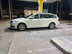 Vit Begagnad 2018 Skoda Octavia Ambition Kombi | 95 000 kr (Superpris)