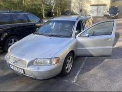Grå Begagnad 2006 Volvo V70 Dynamic Kombi | 22 000 kr (Marknadspris)