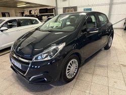 Mörkgrå Begagnad 2017 Peugeot 208 Halvkombi | 69 900 kr (Marknadspris)