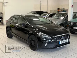 Svart Begagnad 2016 Volvo V40 CC Summum Kombi | 139 900 kr (Bra pris)