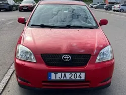 Röd Begagnad 2002 Toyota Corolla Halvkombi | 35 000 kr (Bra pris)