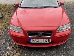 Röd Begagnad 2007 Volvo S60 Momentum Sedan | 31 500 kr (Bra pris)