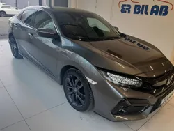 Mörkgrå (grå) Begagnad 2021 Honda Civic Halvkombi | 209 900 kr (Marknadspris)