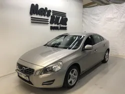 Ljusbrun Begagnad 2011 Volvo S60 Momentum Sedan | 79 900 kr (Marknadspris)