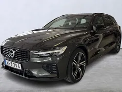 Mörkgrå (grå) Begagnad 2022 Volvo V60 R-Design Kombi | 444 900 kr (Bra pris)