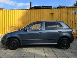 Grå Begagnad 2005 Skoda Fabia Halvkombi | 23 500 kr (Marknadspris)