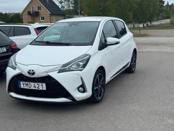 Vit Begagnad 2017 Toyota Yaris Style Halvkombi | 119 500 kr (Marknadspris)