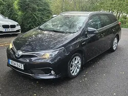 Svart Begagnad 2016 Toyota Auris Touring Sports Kombi | 70 000 kr