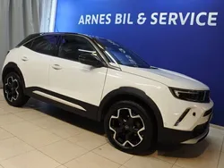 Vit Begagnad 2023 Opel Mokka GS Line SUV | 219 900 kr (Marknadspris)