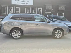 Grå Begagnad 2013 Mitsubishi Outlander P-HEV SUV | 129 900 kr (Marknadspris)